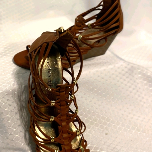 Sandals - Picture 2 of 2